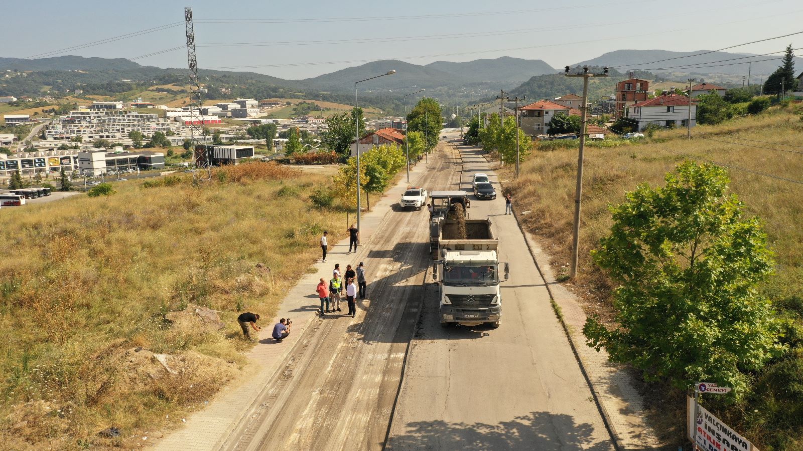 RADAR CADDESİNDE ASFALT ÇALIŞMASI