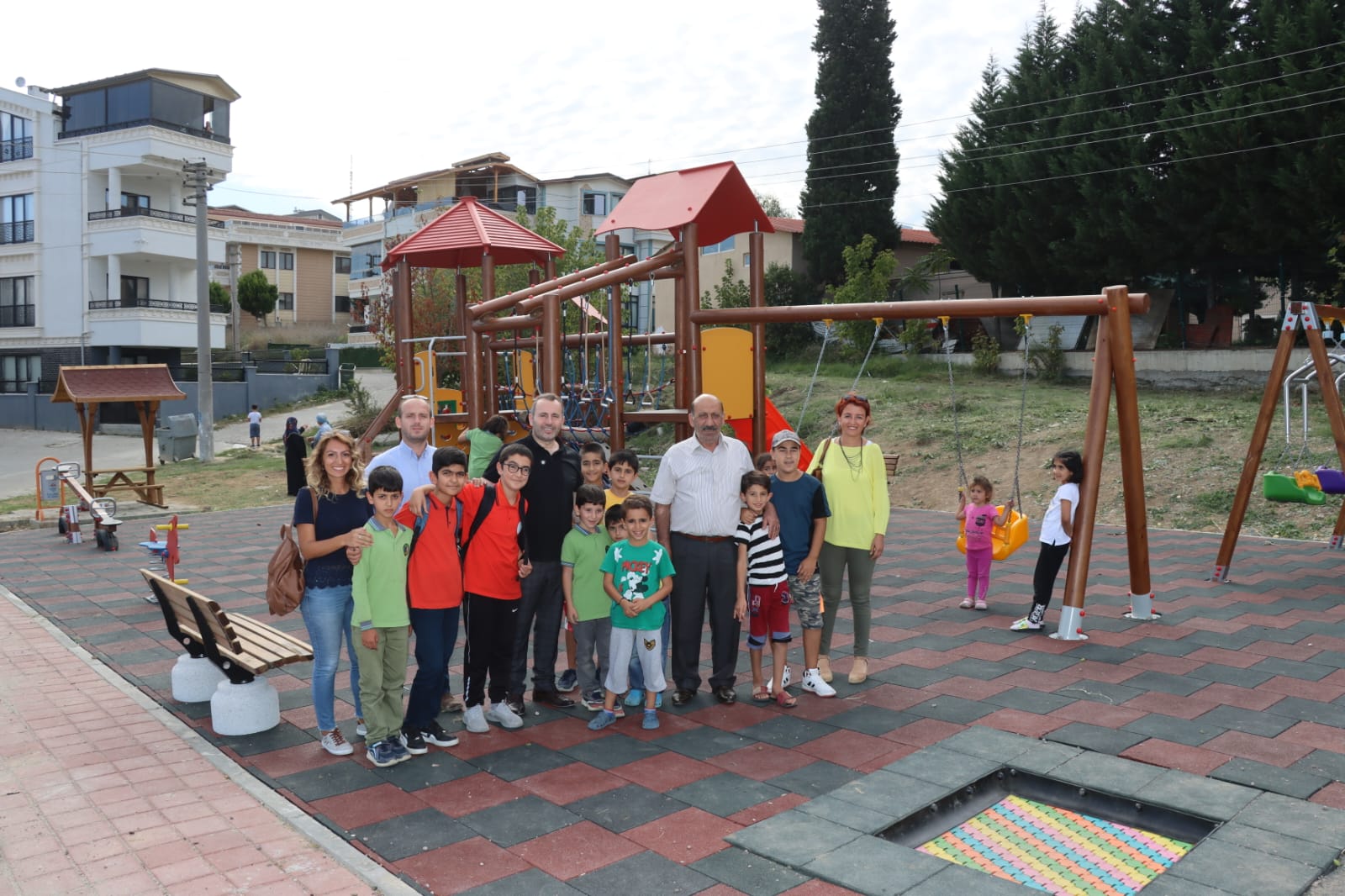 KAZIM KARABEKİR'E ÇOCUK PARKLARI YAPILDI