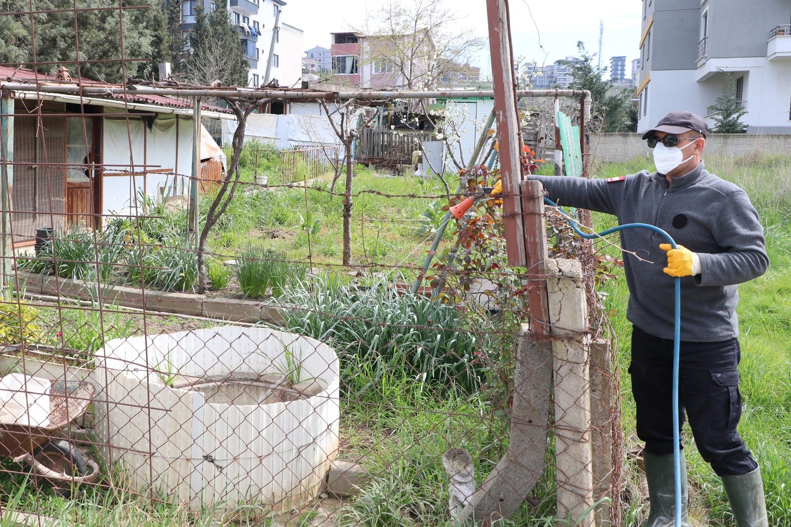 ÇİFTLİKKÖY'DE YAZ ÖNCESİ İLAÇLAMA