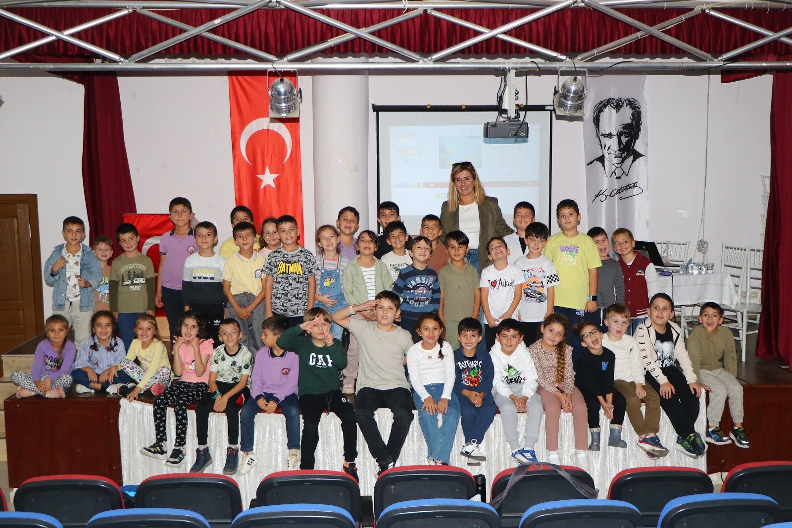 ÇİFTLİKKÖY'DE KURSLARA YOĞUN İLGİ VAR