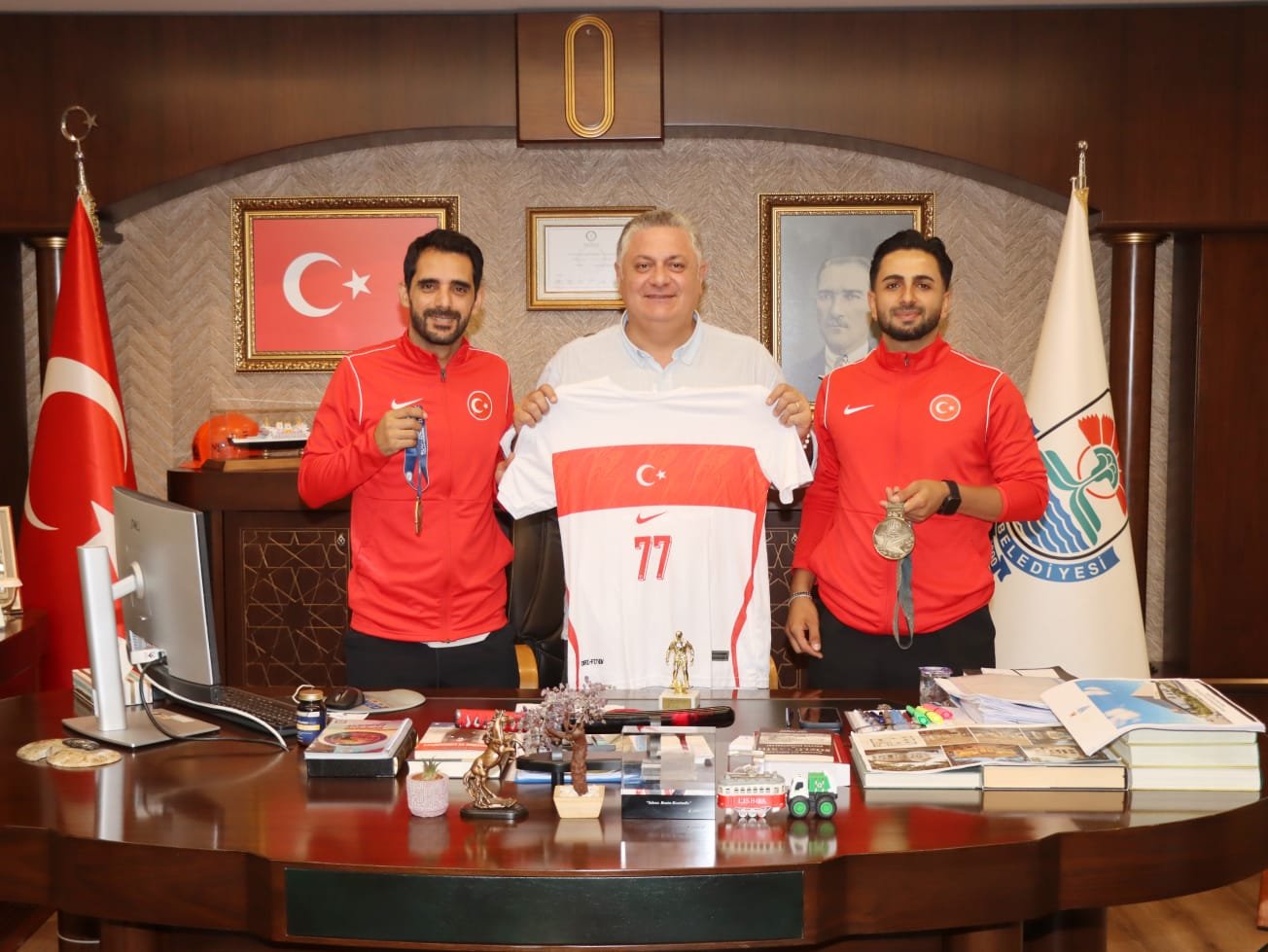 ŞAMPİYON SPORCULAR
