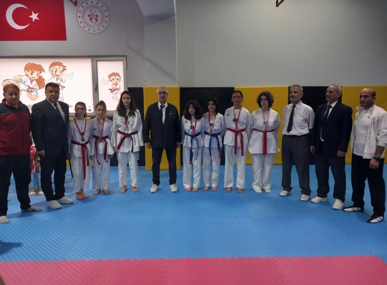 TEKVANDOCULARIN BAŞARISI 