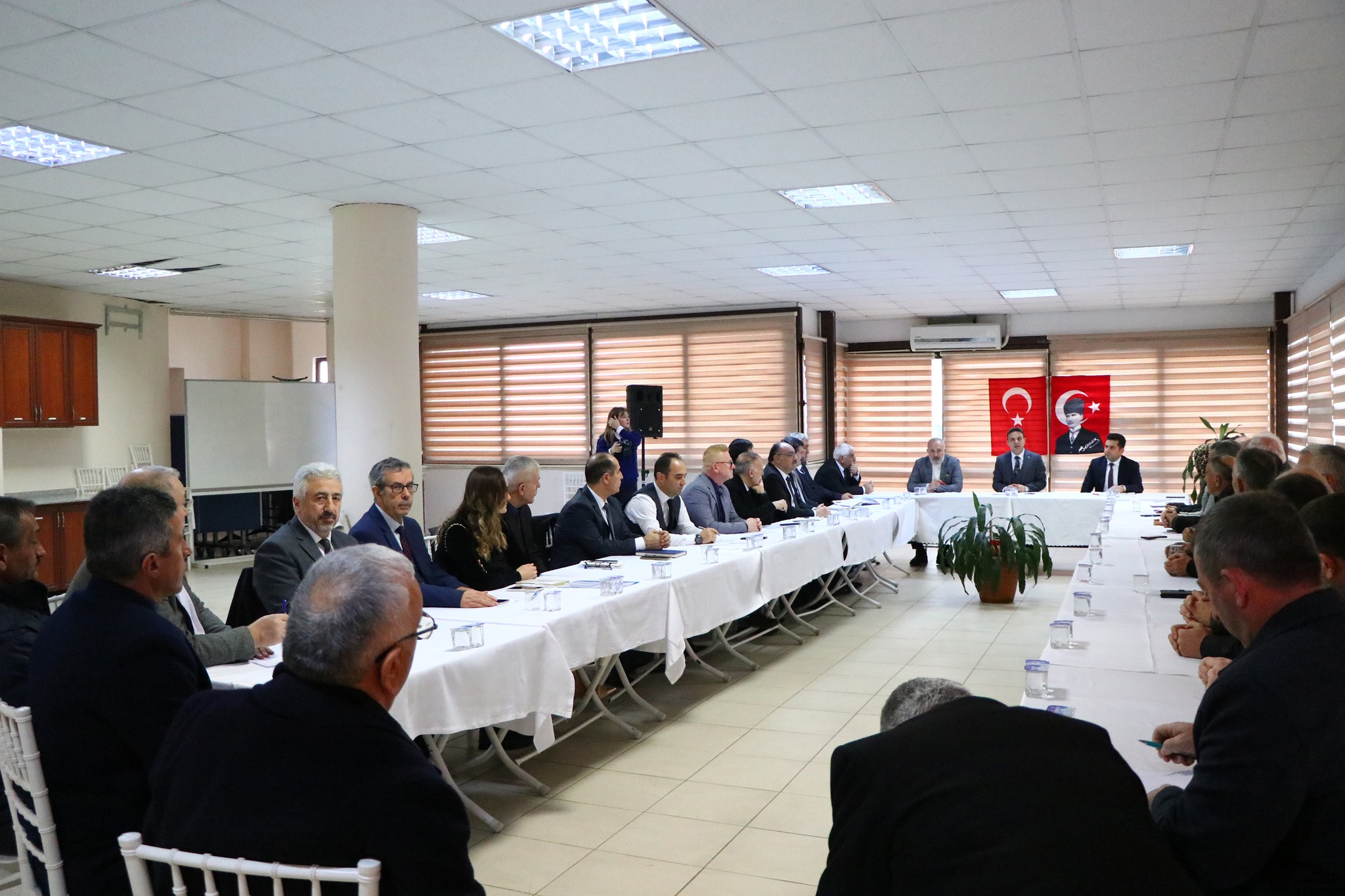 ÇİFTLİKKÖY'DE KAMU YATIRIMLARI ELE ALINDI