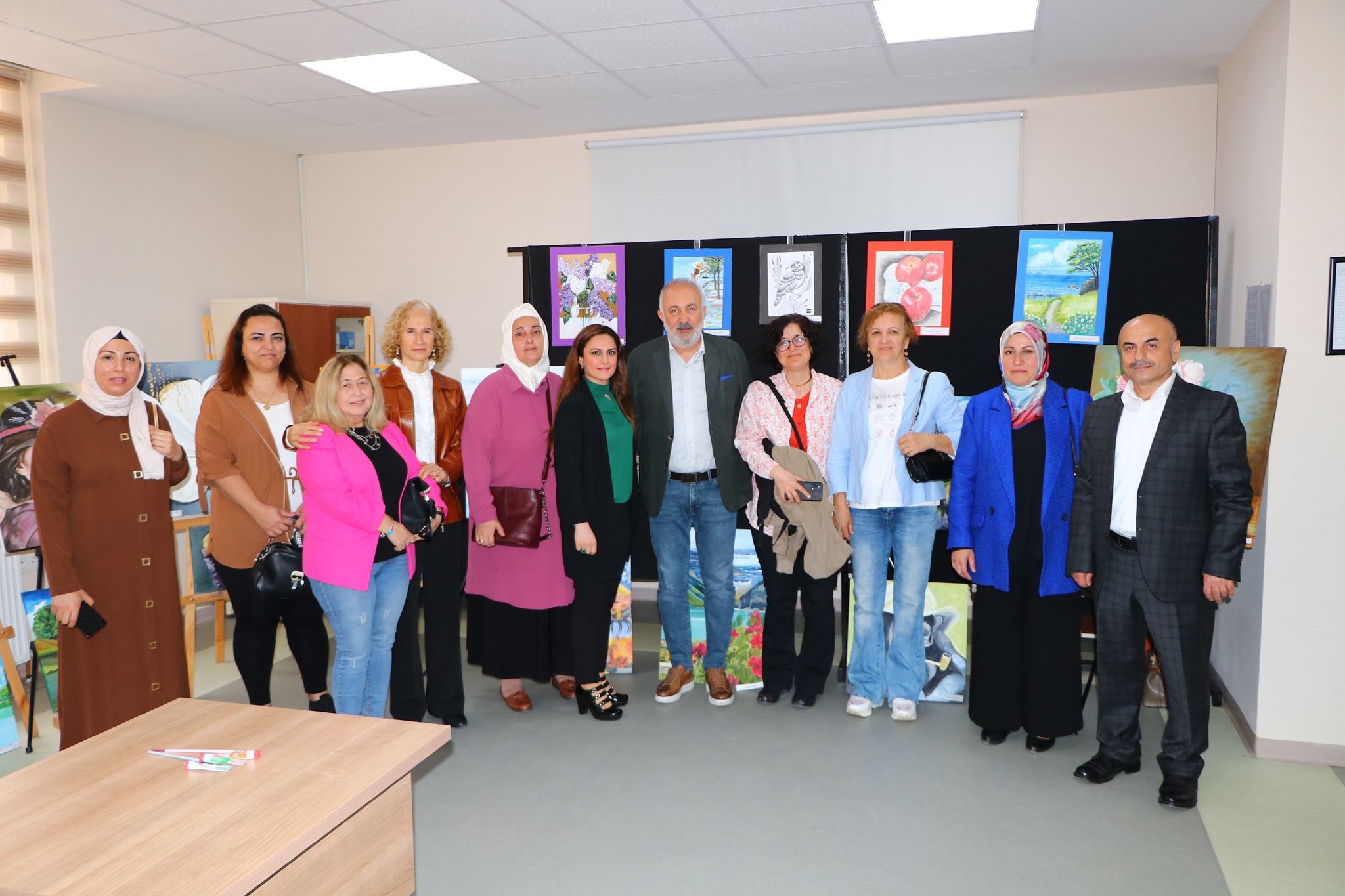 ÇİFTLİKKÖY HALK EĞİTİM SERGİSİ AÇILDI