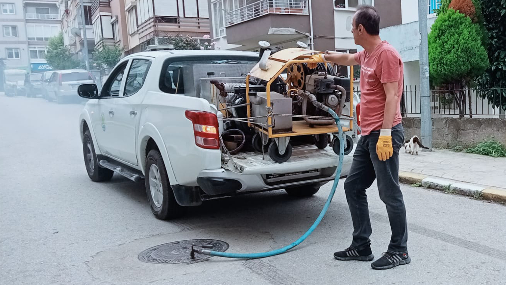 ÇINARCIK'DA İLAÇLAMA ÇALIŞMASI SÜRÜYOR