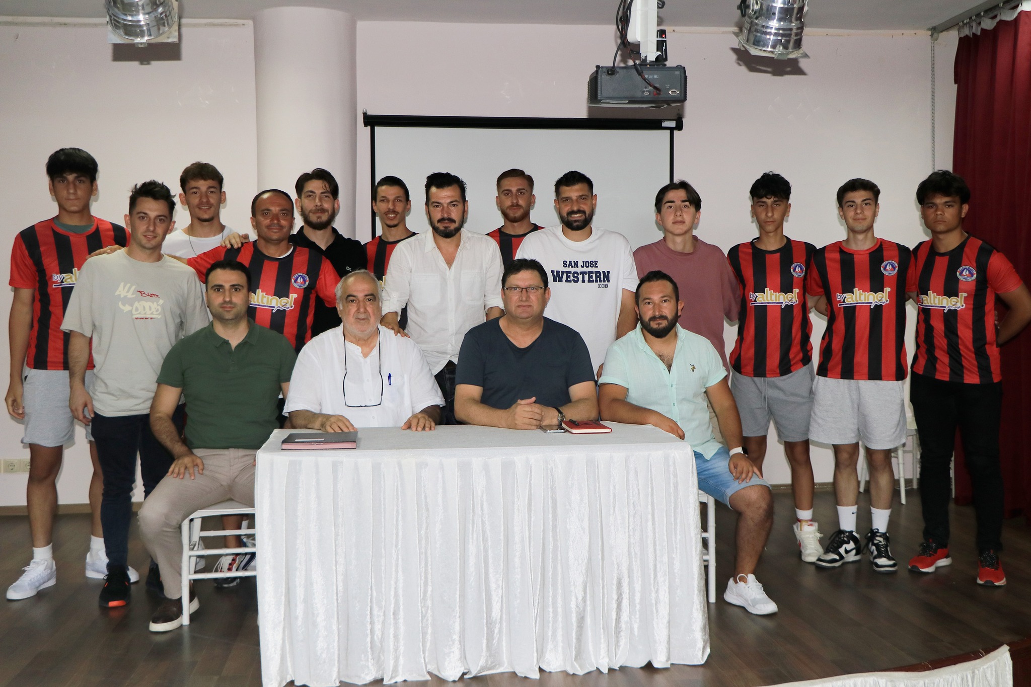 ÇİFTLİKKÖY'DE 20 TRANSFER
