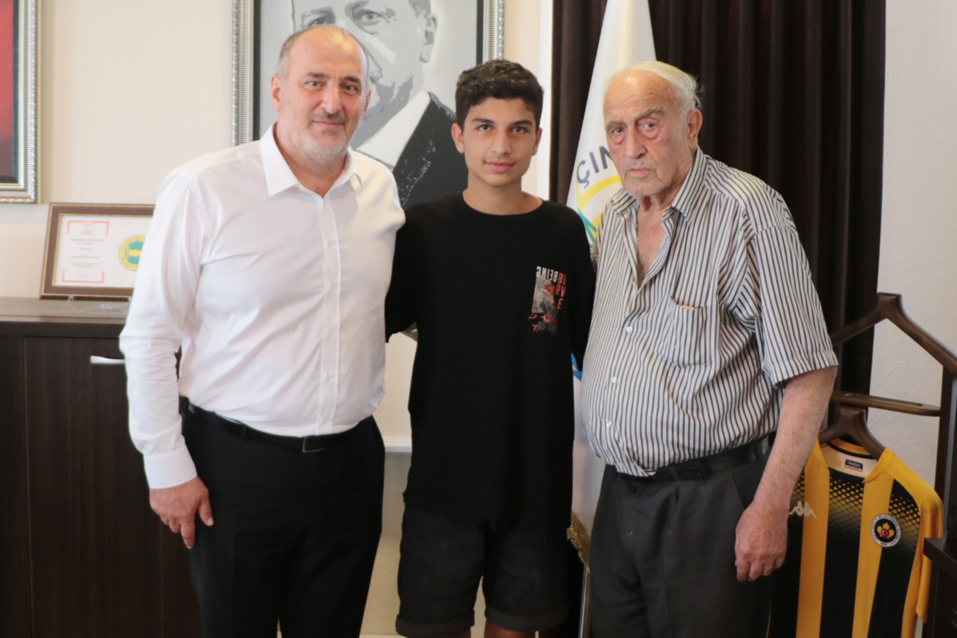ÇINARCIK'IN GURURU OLDU