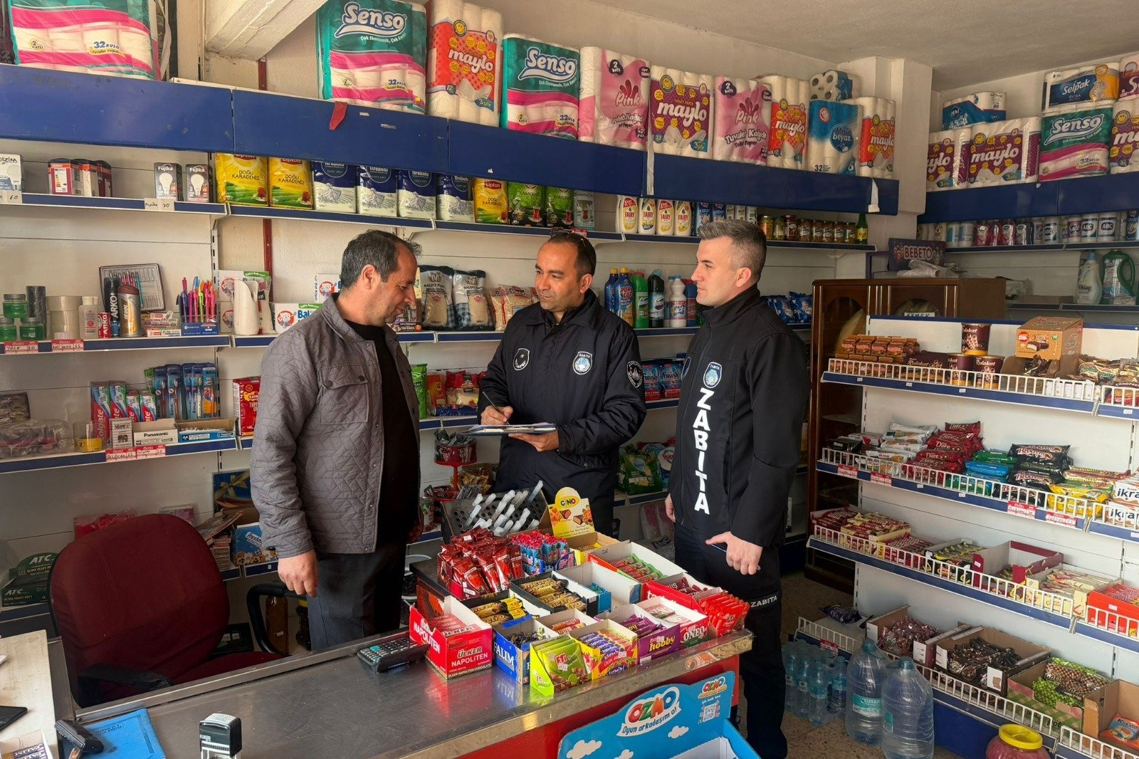 ÇİFTLİKKÖY ZABITASINDAN OKUL ÖNLERİNDE SIKI DENETİM