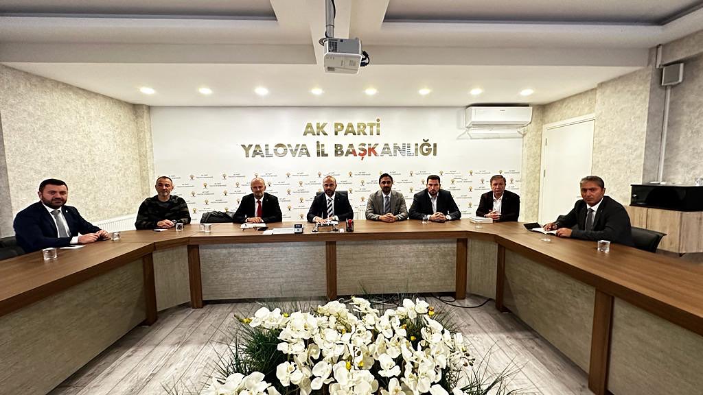 AK PARTİDE İLÇE BAŞKANLARI TOPLANDI