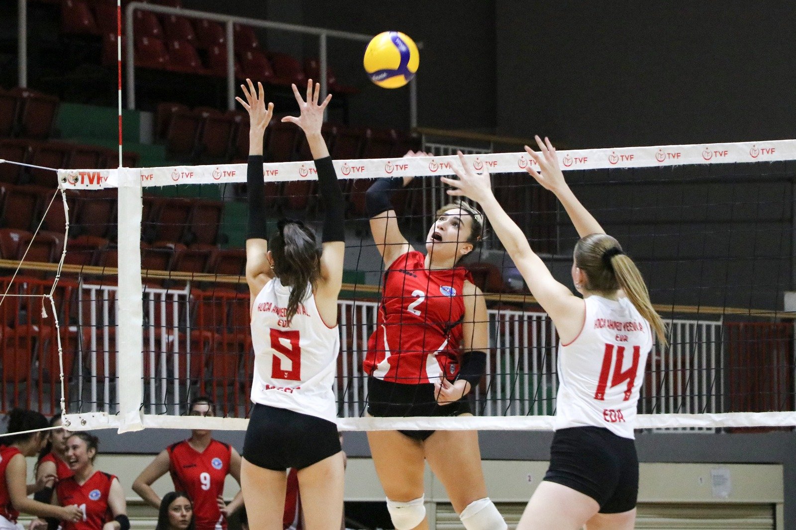 ÇİFTLİKKÖY 3 ES. VOLEYBOL 0
