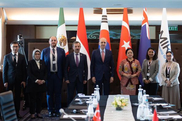AKPARTİ YALOVA MİLLETVEKİLİ ENDONEZYA'DA