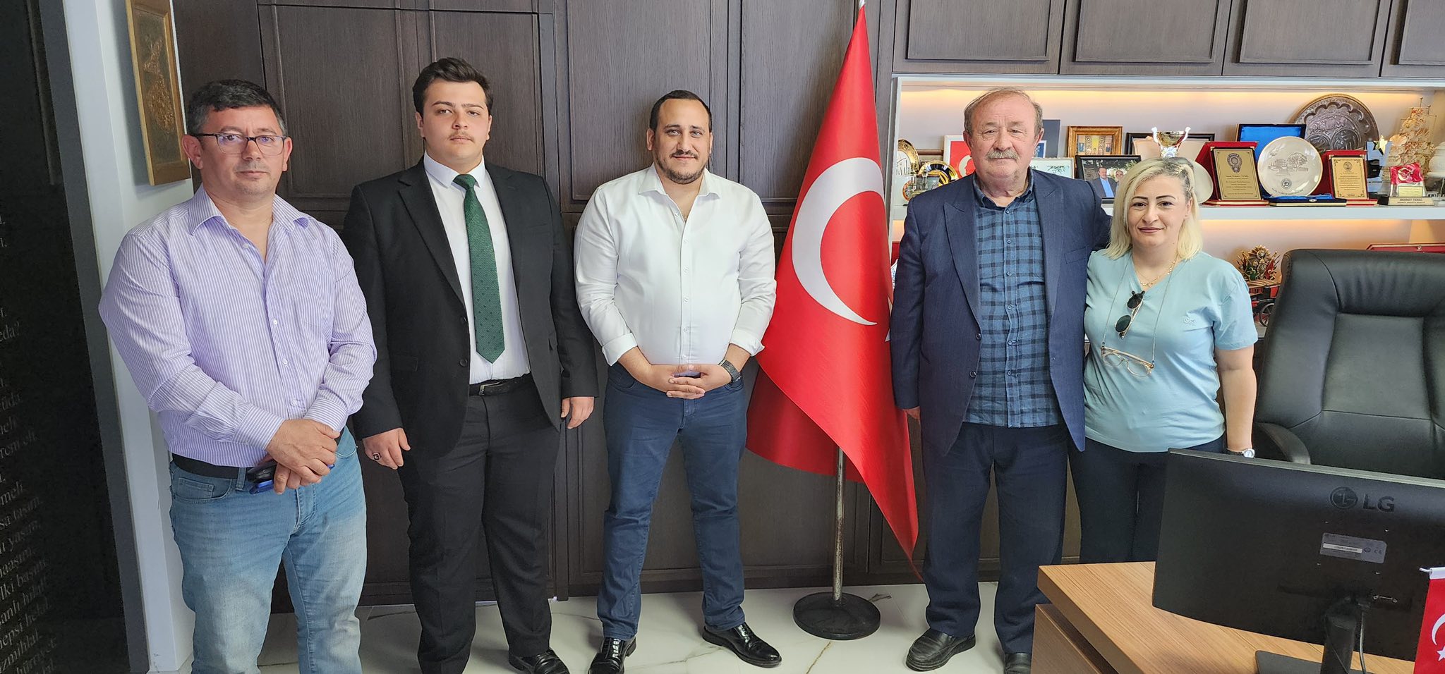MHP'DEN ESENKÖY BELEDİYESİNE ZİYARET 