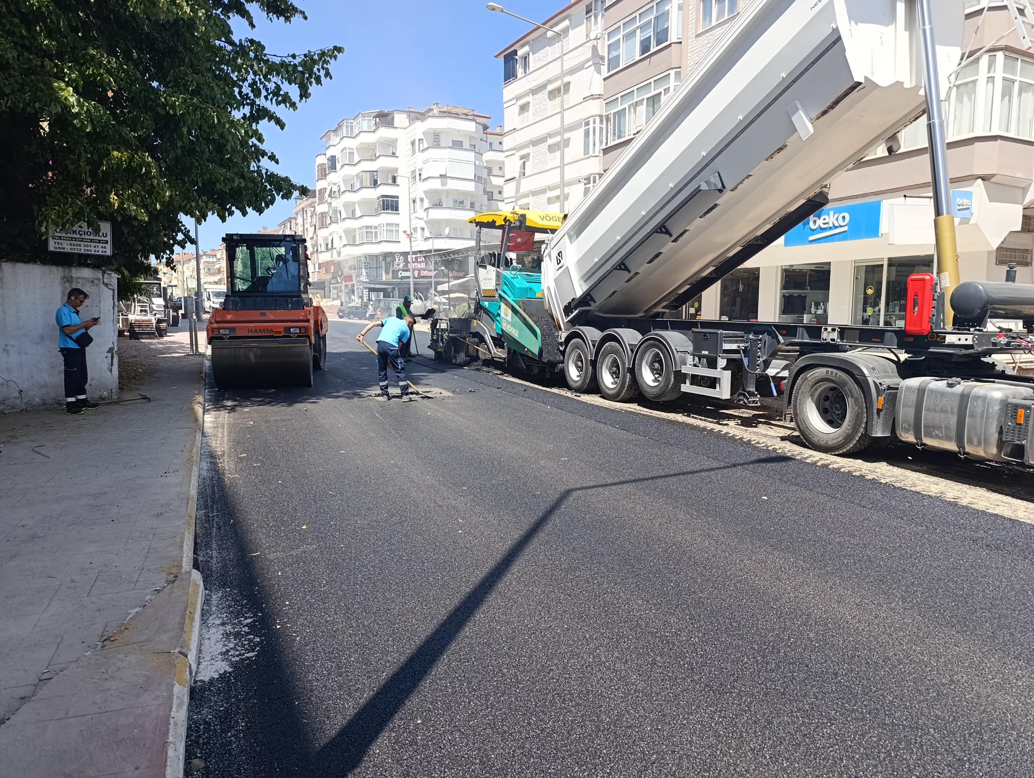 ÇINARCIK'DA ASFALT ÇALIŞMASI SÜRÜYOR