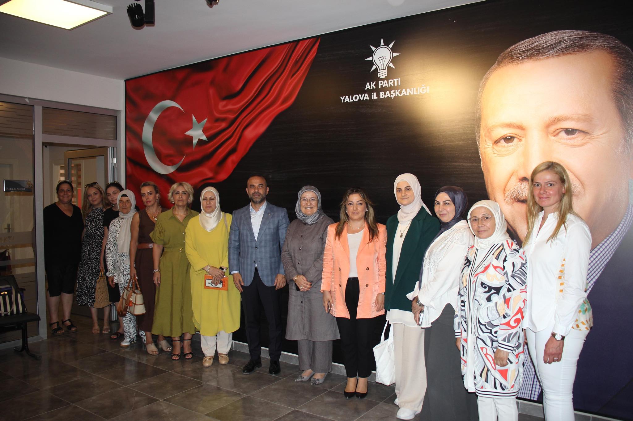 AK PARTİLİ KADINLARDAN GÜÇLÜ'YE ZİYARET