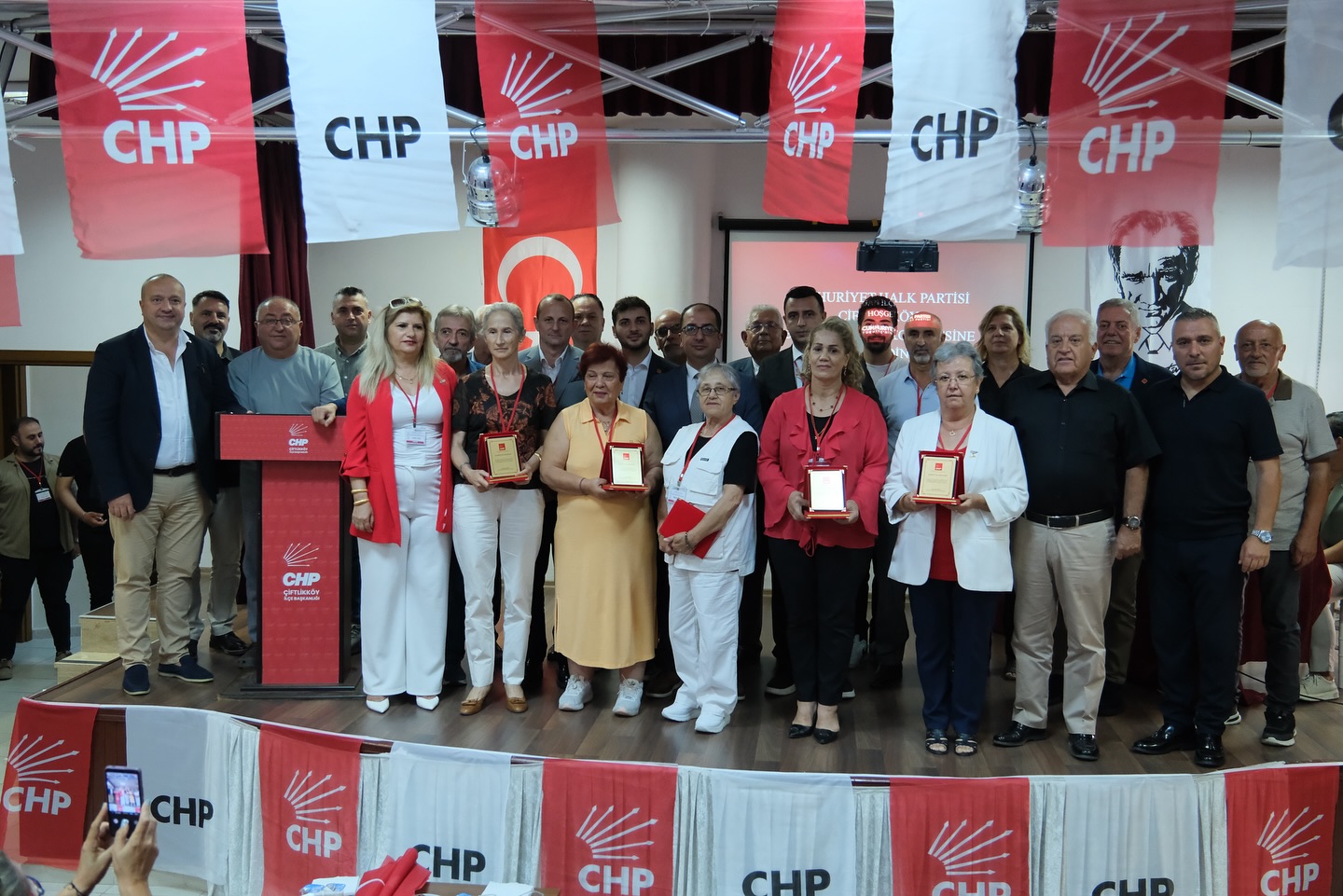 CHP ÇİFTLİKKÖY İLÇE KONGRESİ YAPILDI