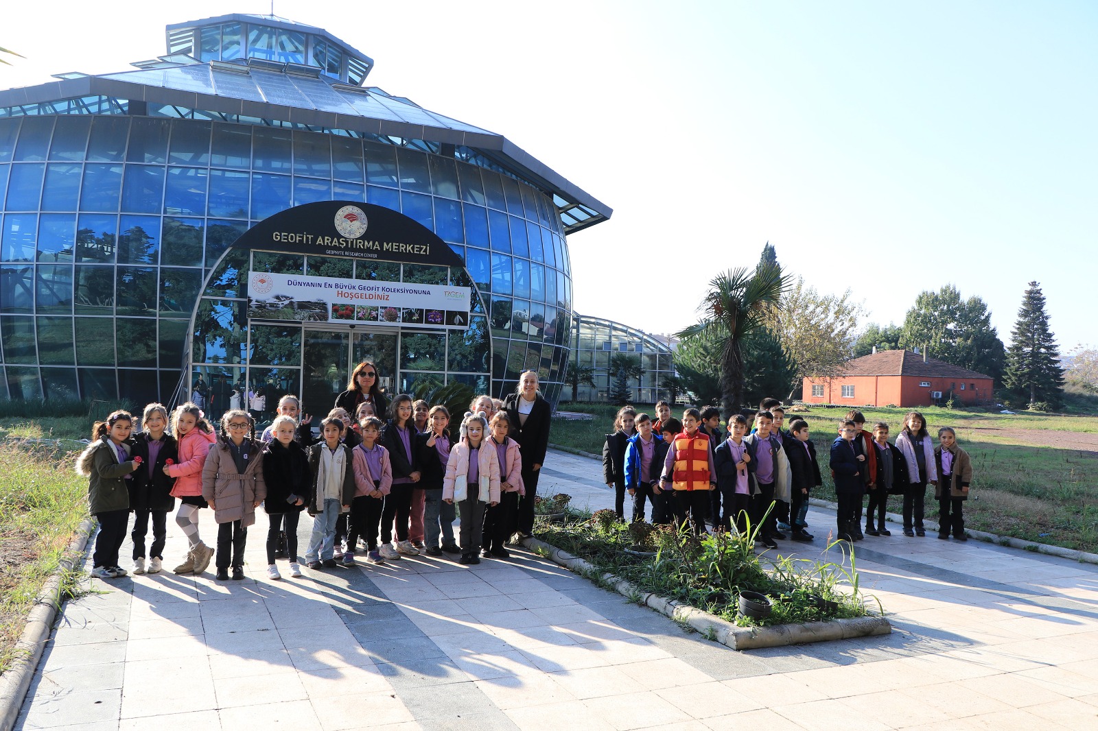 ÖĞRENCİLER GEOFİT BAHÇESİNİ GEZDİ