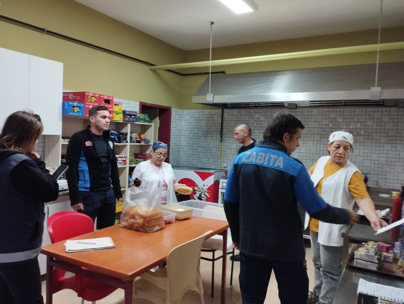 ÇINARCIK'TA OKUL KANTİNLERİ DENETLENDİ