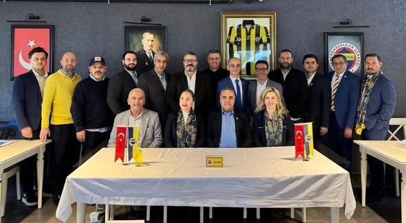 FB'DE GÜVEN OYLAMASI