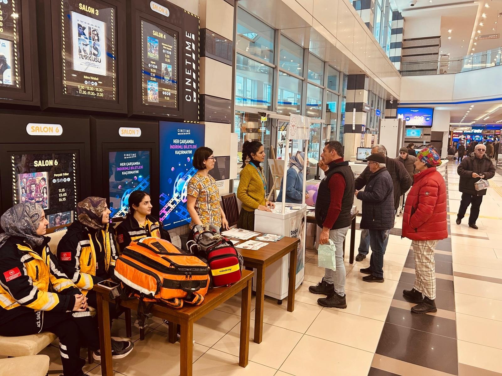 İL SAĞLIK MÜDÜRLÜĞÜ STANT AÇTI