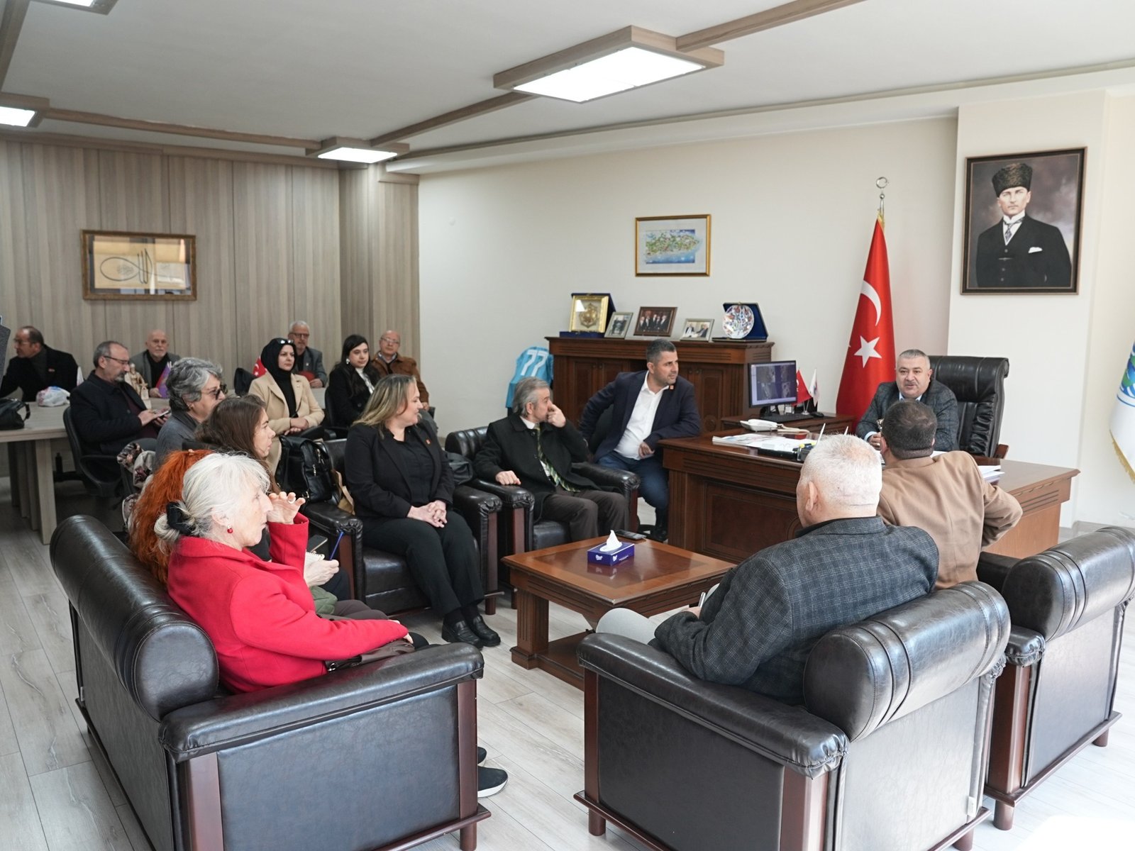 CHP'DEN ESNAF VE ODA ZİYARETLERİ