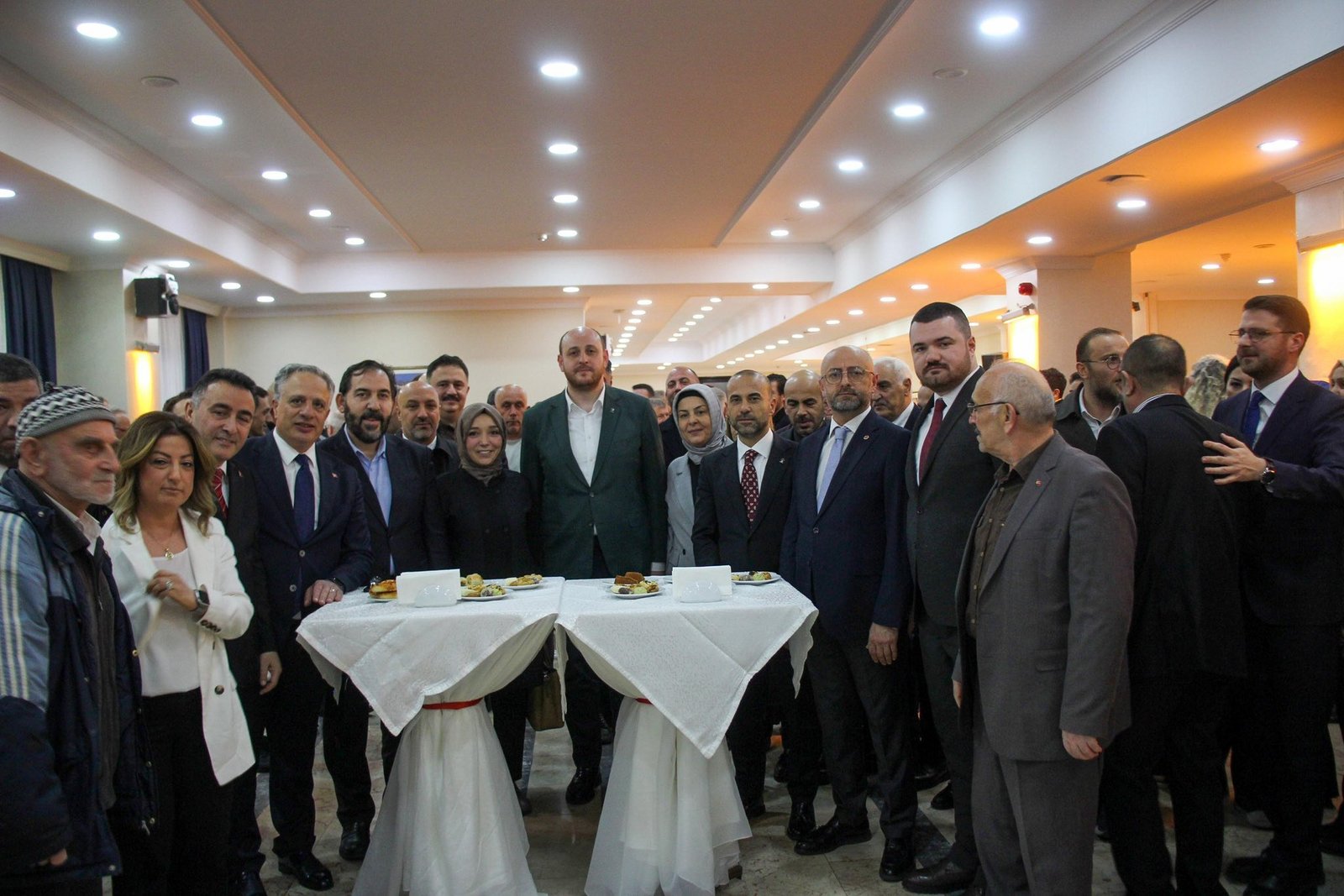 AK PARTİ'DE BAYRAMLAŞMA GERÇEKLEŞTİ