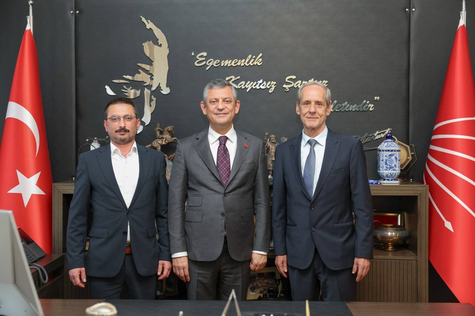 KORU'DAN CHP GENEL BAŞKANI ÖZEL'E ZİYARET
