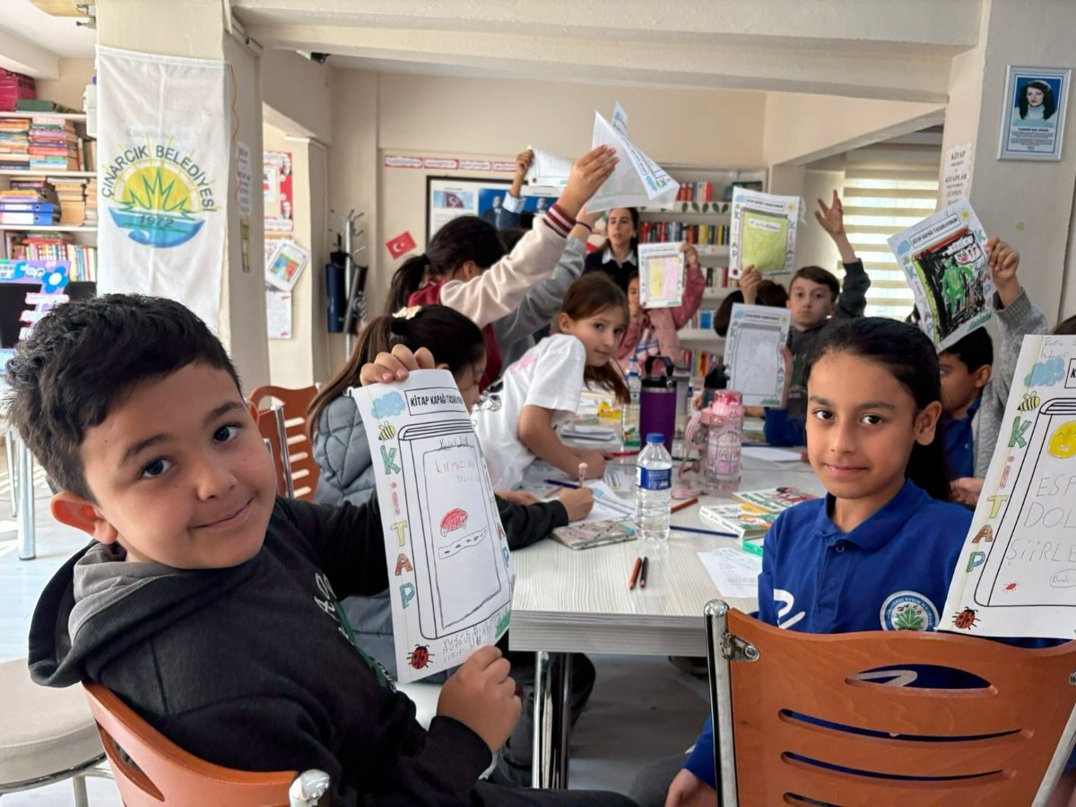 ÇINARCIKLI ÇOCUKLAR KÜTÜPHANEDE