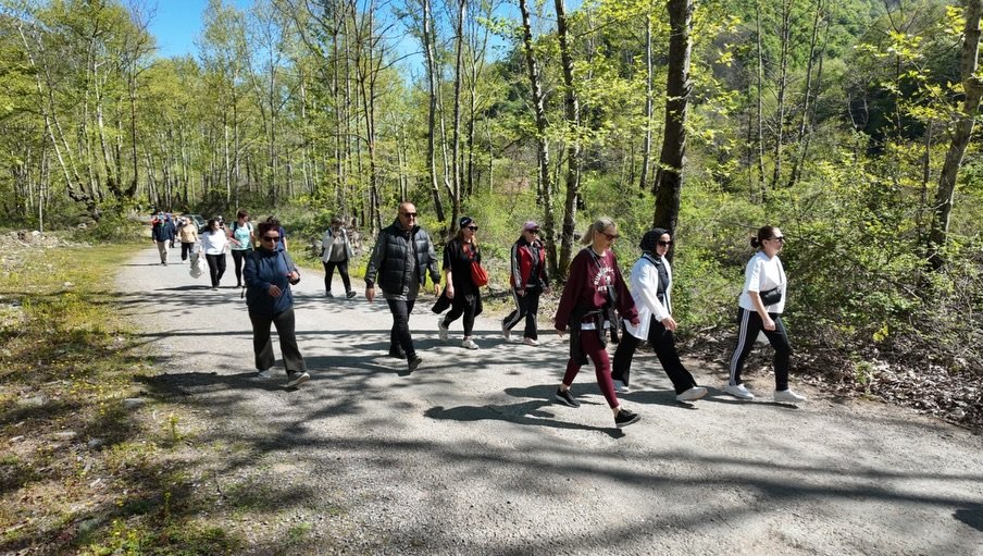 ÇINARCIK'TA YÜRÜYÜŞ VE SPOR ETKİNLİĞİ
