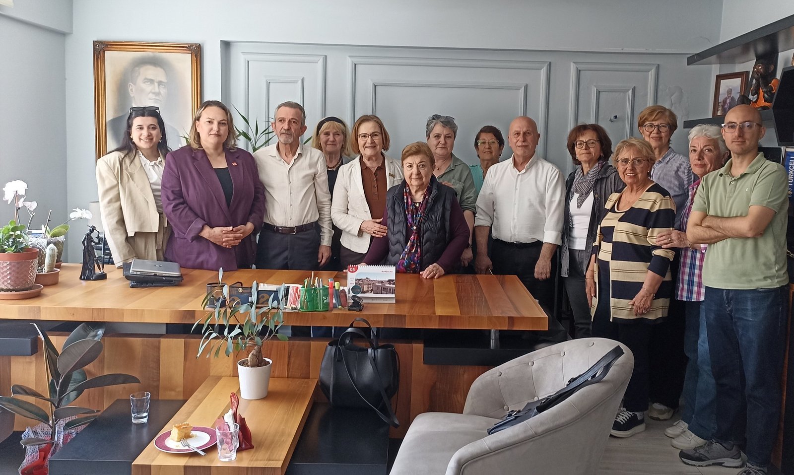 CHP'DEN YARDIM SEVERLER DERNEĞİ ZİYARETİ