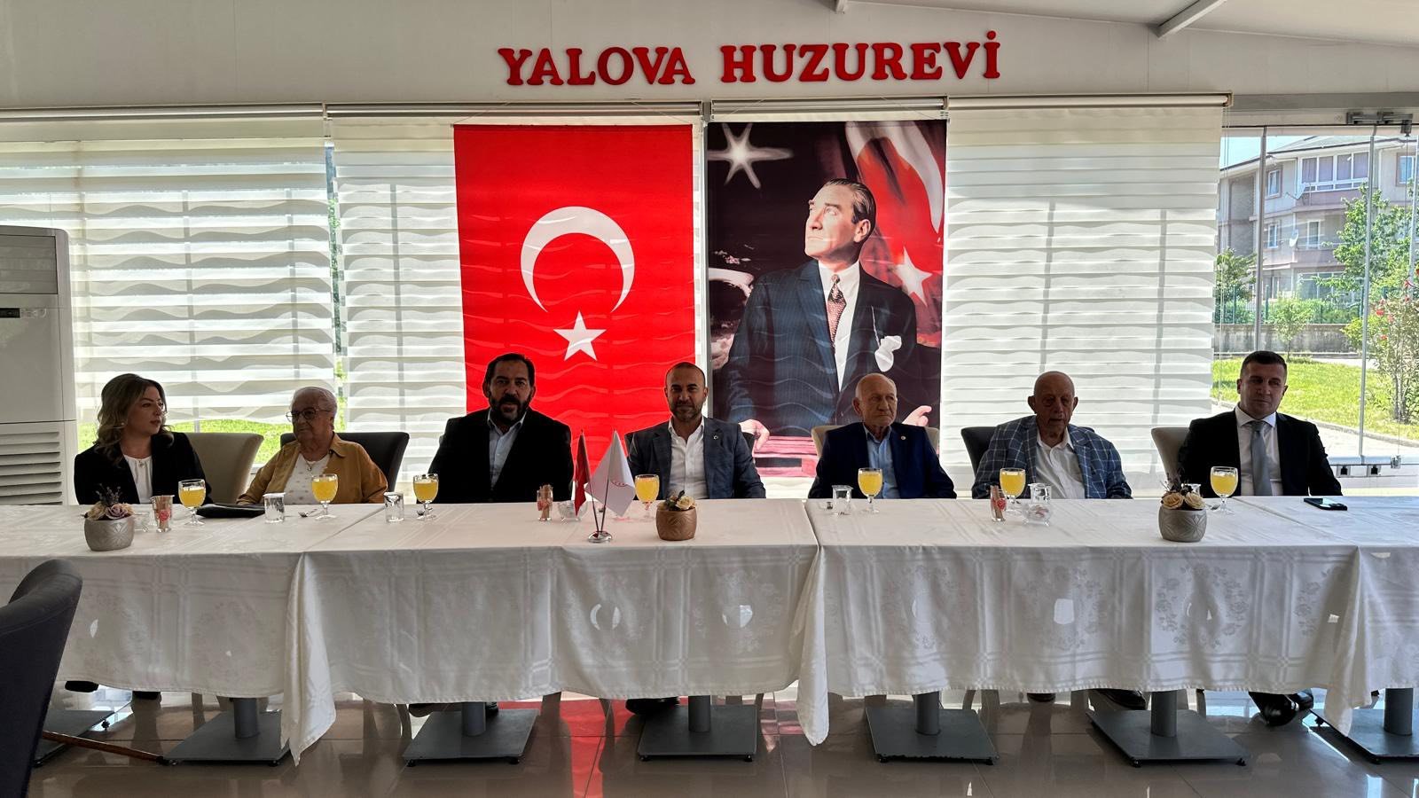 AK PARTİ'DEN PAŞAKENT'TE BAYRAMLAŞMA