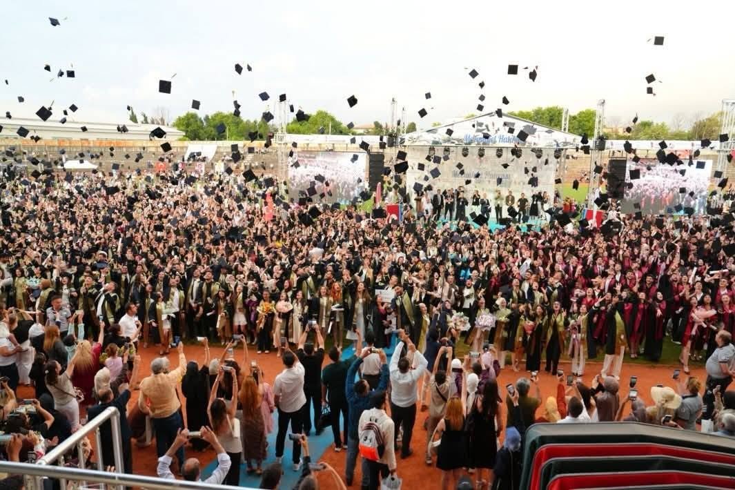 YALOVA ÜNİVERSİTESİNDE MEZUNİYET TÖRENİ