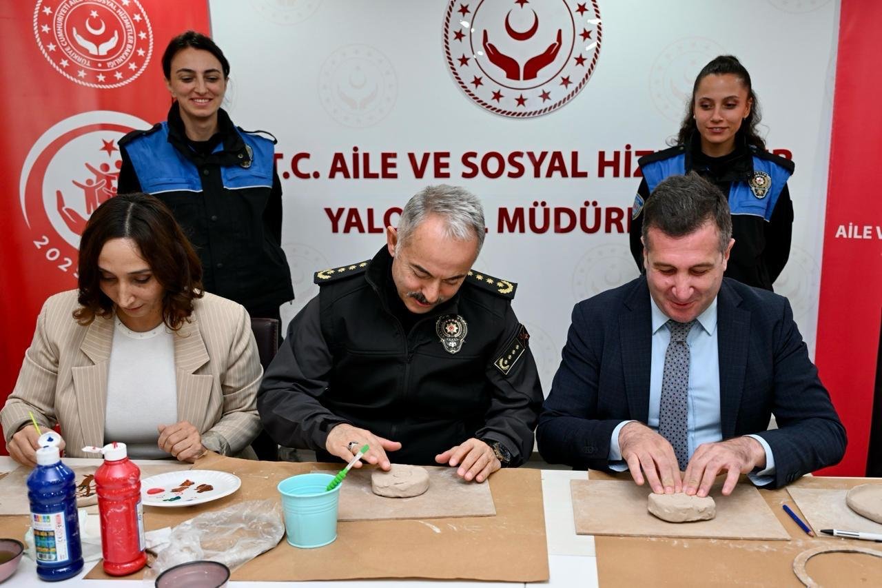 AİLEMLE SERAMİK ATÖLYESİ GERÇEKLEŞTİRİLDİ