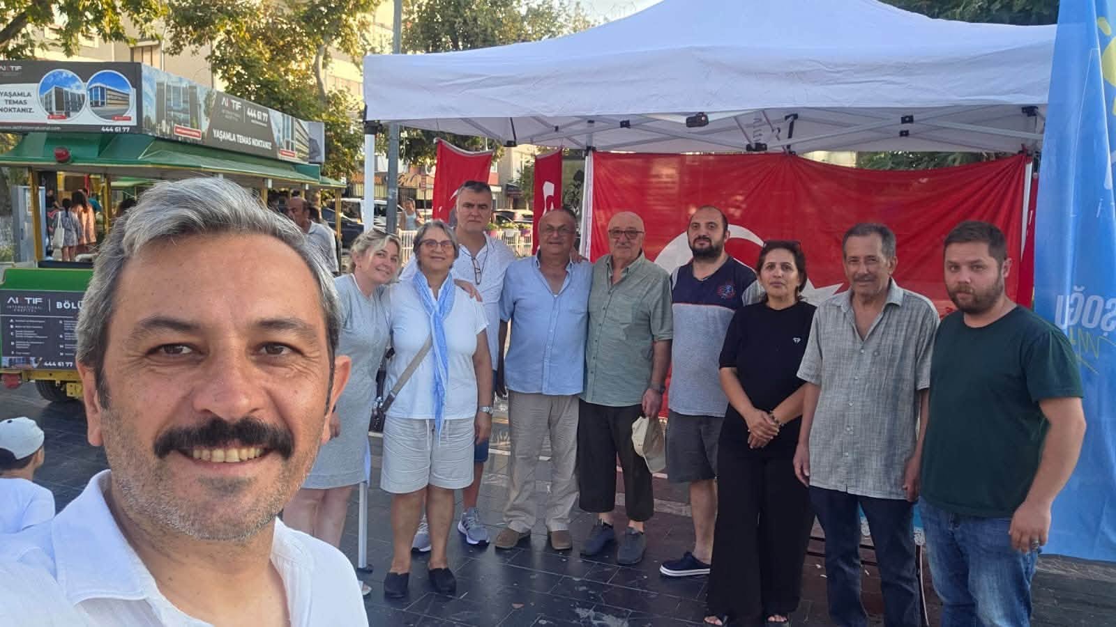İYİ PARTİ ÇINARCIK'TA MİTİNG İÇİN STANT AÇTI