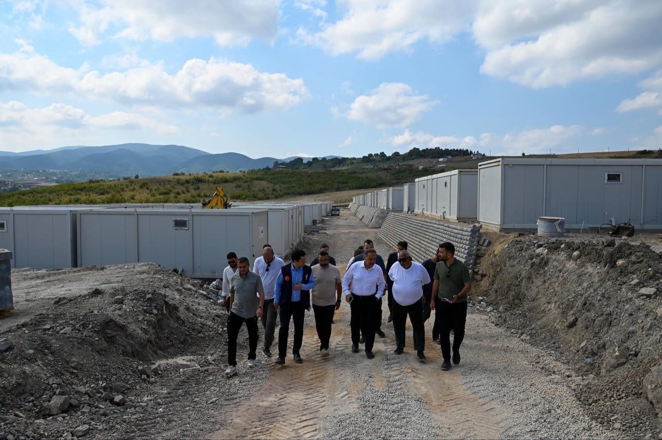 VALİ USTA ROMAN MAHALLESİNİ GEZDİ