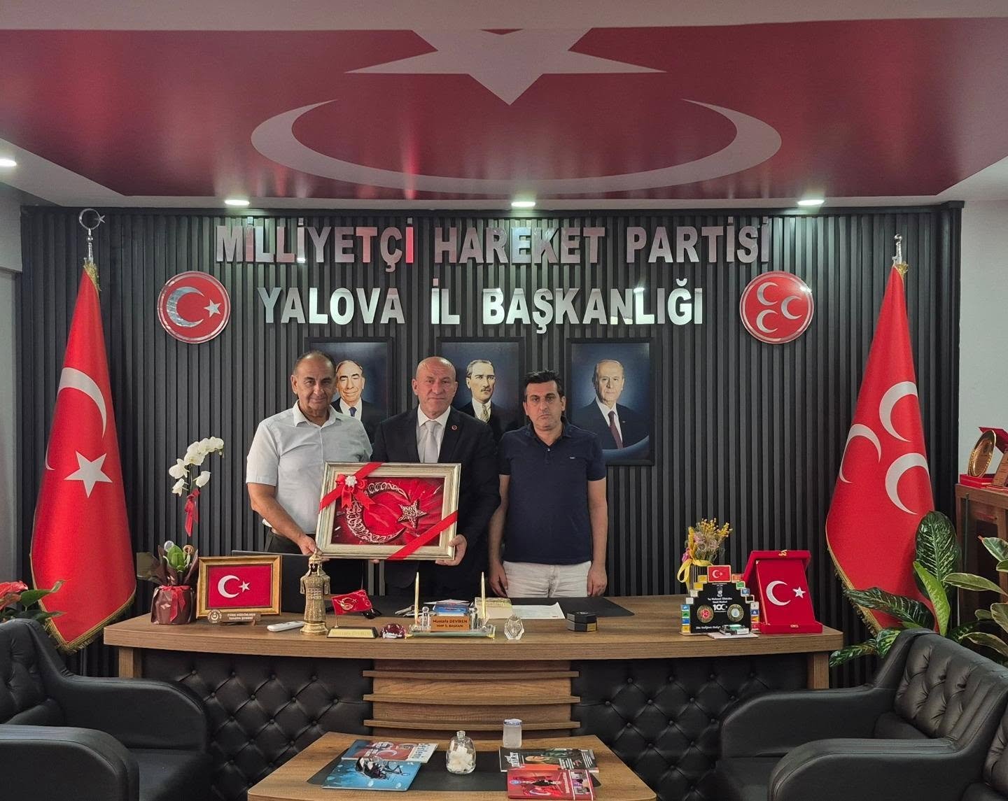 MHP’YE EĞİTİMCİLERDEN ZİYARET YAPILDI