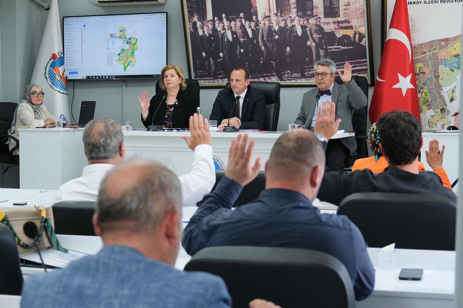 ÇİFTLİKKÖY'DE VOLKAN KONAK'A VEFA