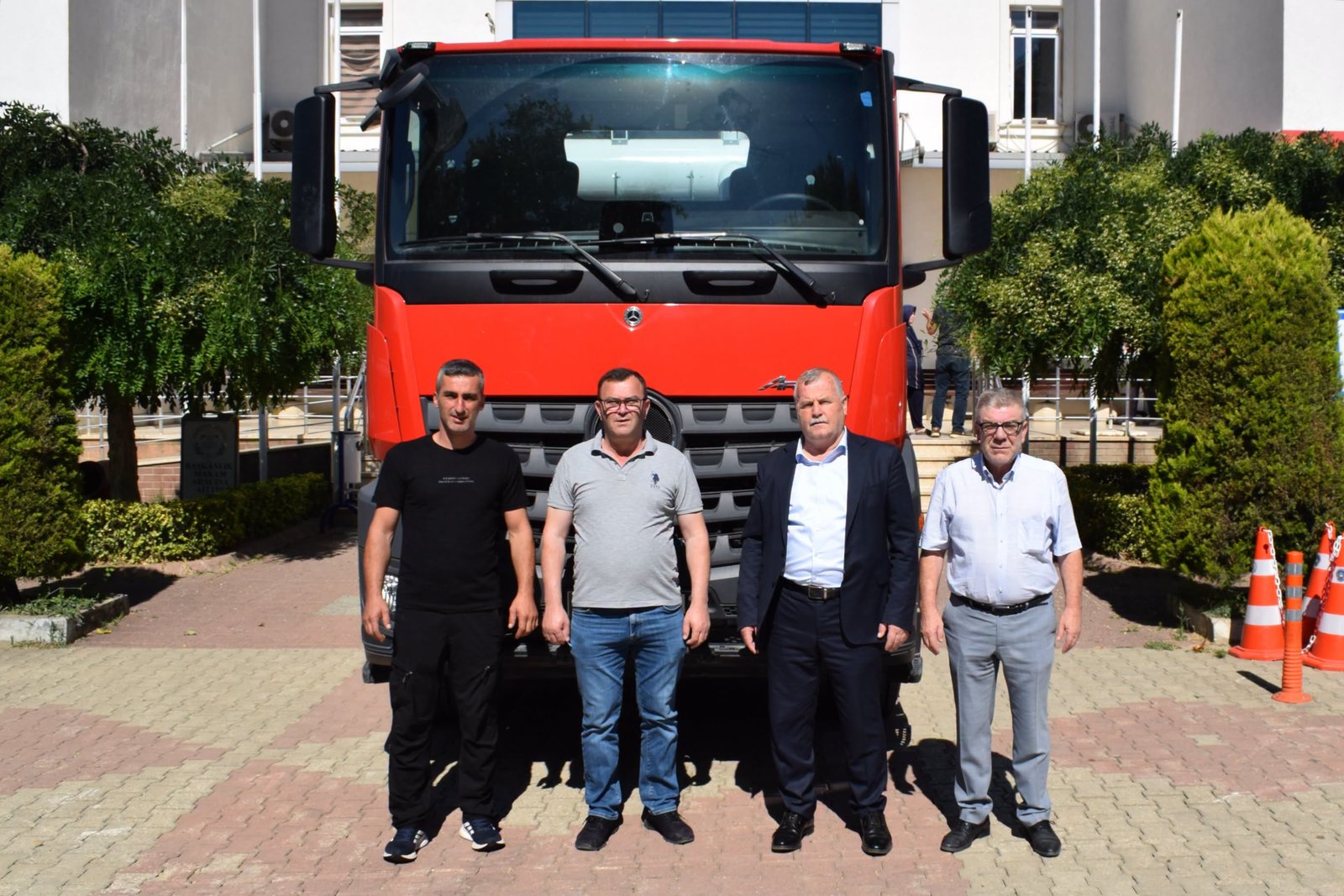 ARMUTLU BELEDİYESİNE HİBE ARAÇ