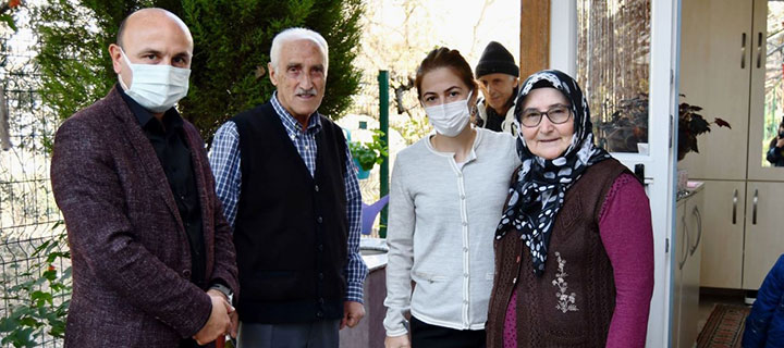 ALTINOVA'DA YAŞLILARA SALGIN UYARISI