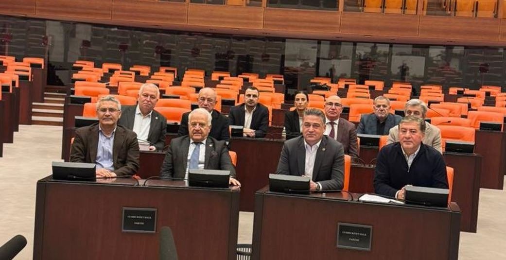 EMEKLİLER İKTİDAR YÜZÜNDEN CAN ÇEKİŞİYOR