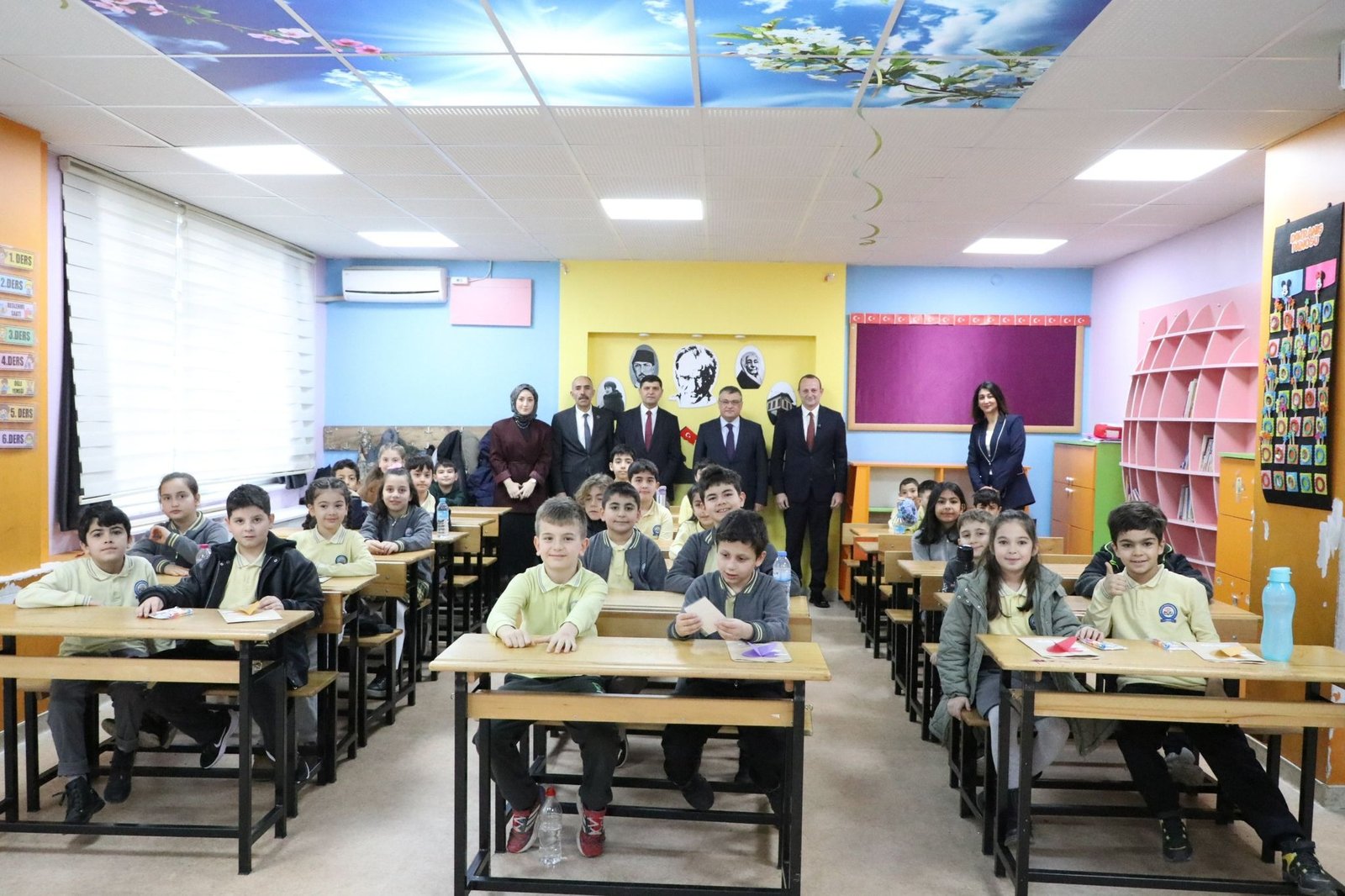 ÇİFTLİKKÖY’DE YARIYIL TATİLİ KARNE SEVİNCİ