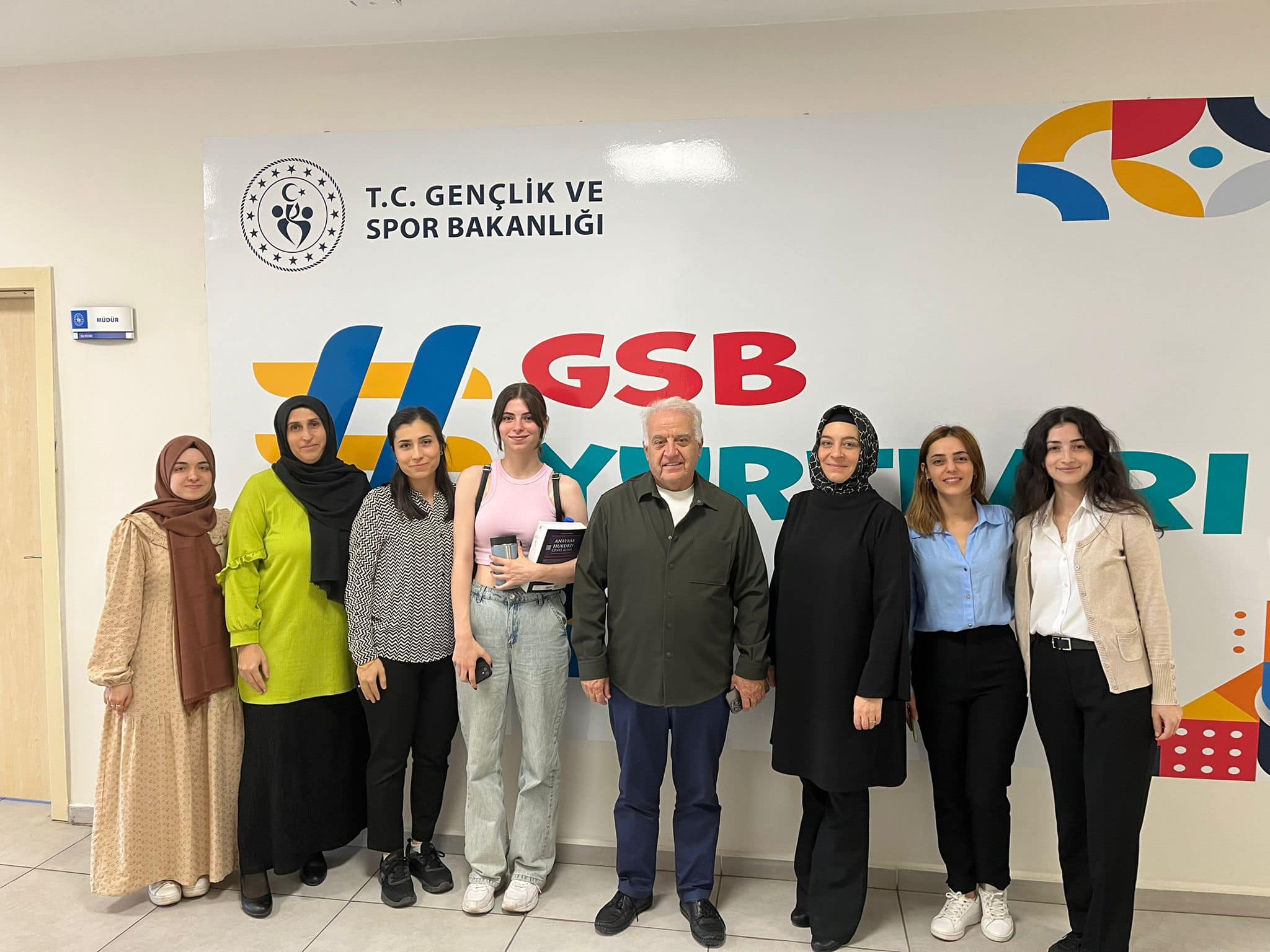 CHP KYK YURTLARINI MERCEK ALTINA ALDI
