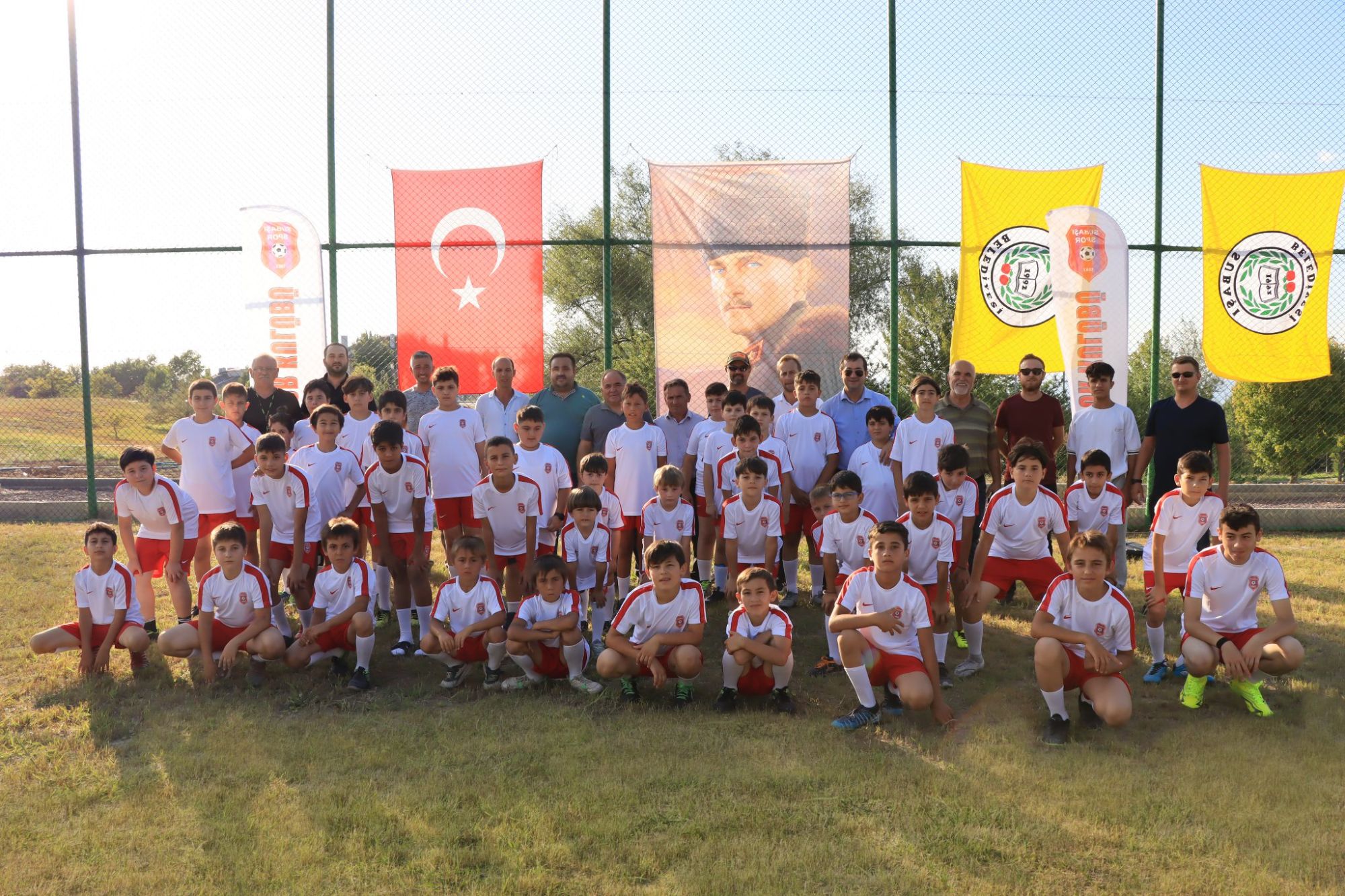 SUBAŞI'NDA FUTBOL OKULU