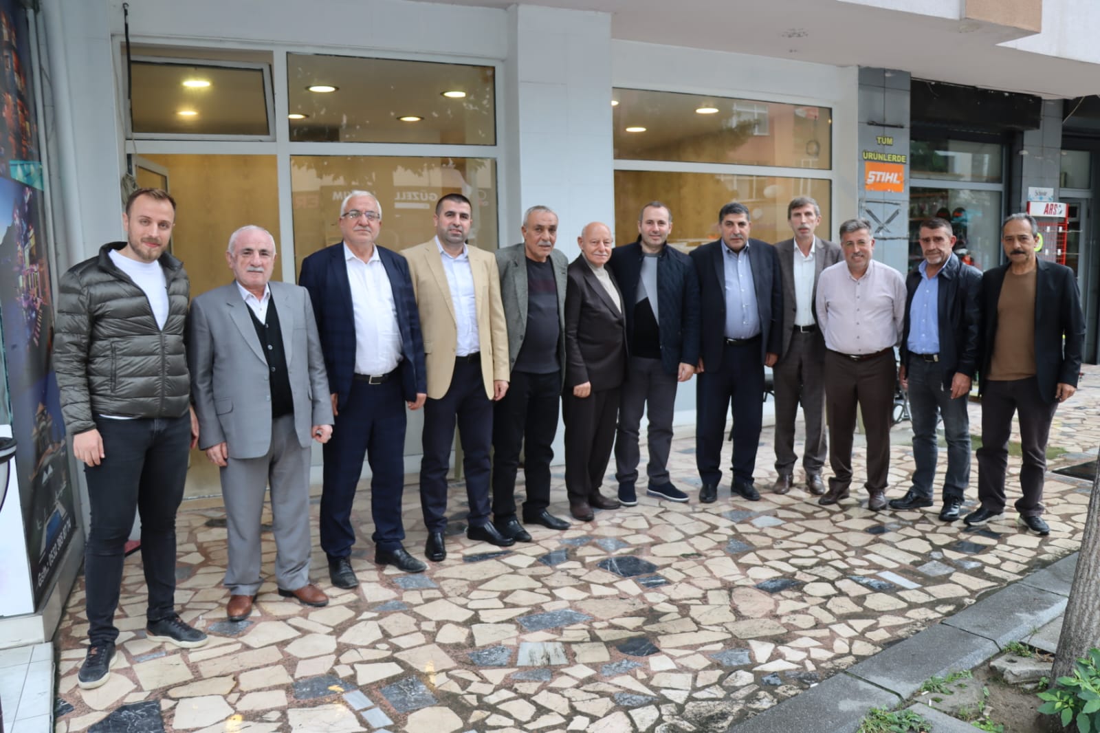 TUTUK YALOVA ESNAFLARINI ZİYARET ETTİ