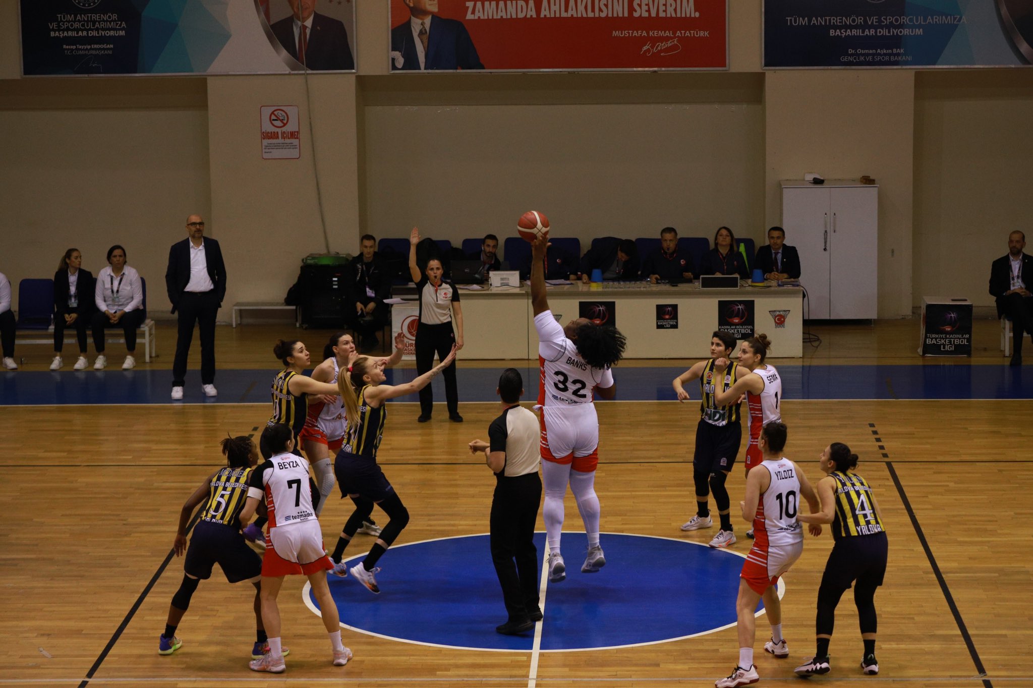 BURHANİYE 82 YALOVAVİP 88