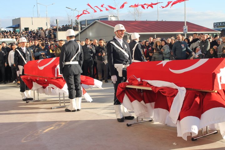 YALOVA ŞEHİTLERİNİ GÖZYAŞIYLA UĞURLADI