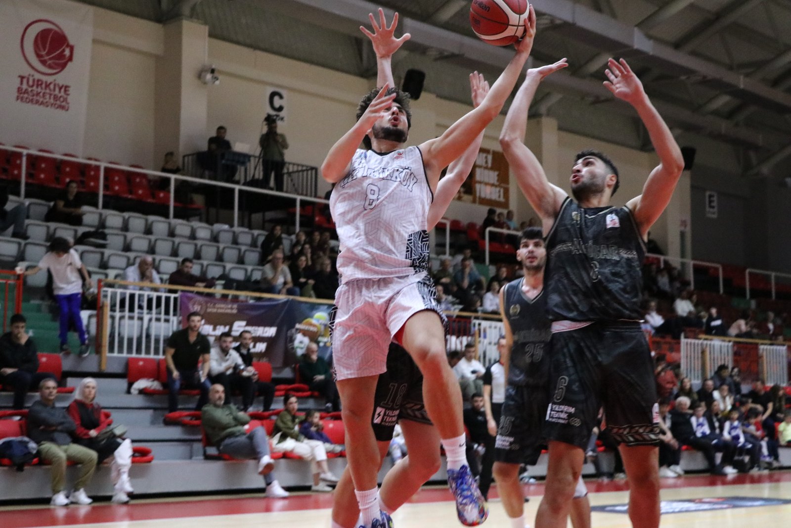 ÇİFTLİKKÖY 68 AKHİSAR 63