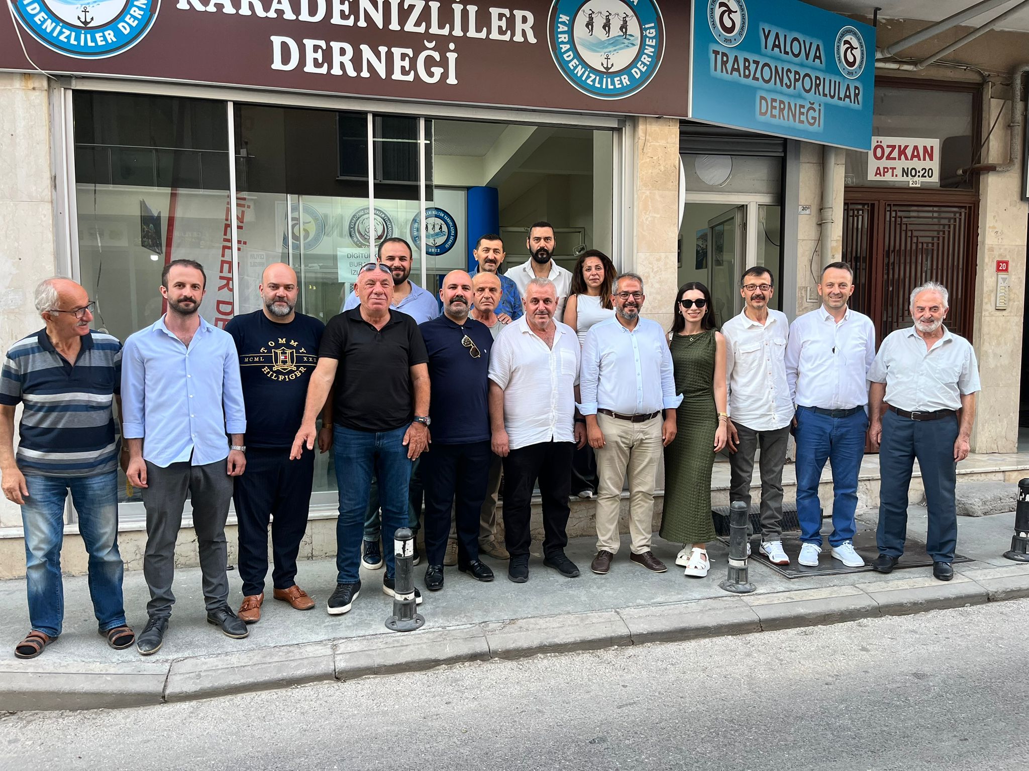 ANAHTAR PARTİSİNDEN DERNEK ZİYARETİ
