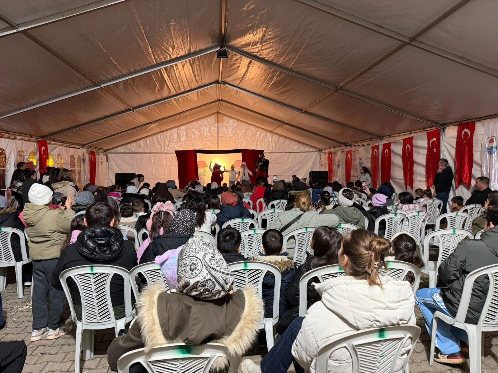 PAŞAKENT’TE GELENEKSEL GÖLGE OYUNU 