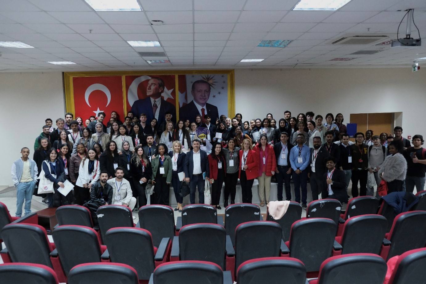 ÜNİVERSİTEDE ULUSLARARASI İŞLETME BULUŞMASI