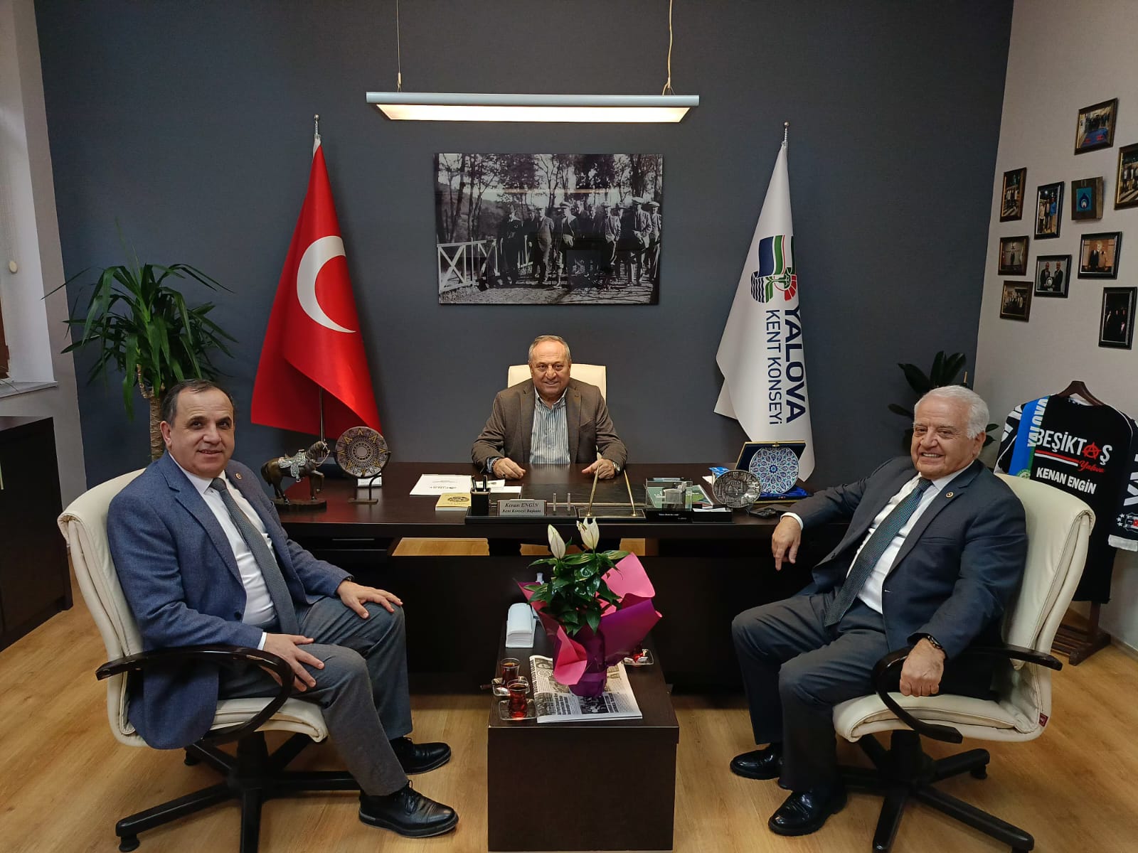 KENT KONSEYİ BAŞKANI ENGİN'E MİLLETVEKİLLERİNDEN ZİYARET